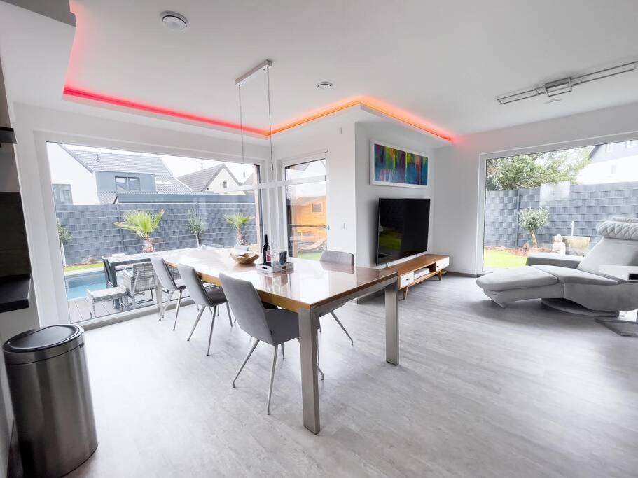 Villa Dreamy Vibes Mit Privatem Pool & Rheinblick 下卡瑟尔 外观 照片